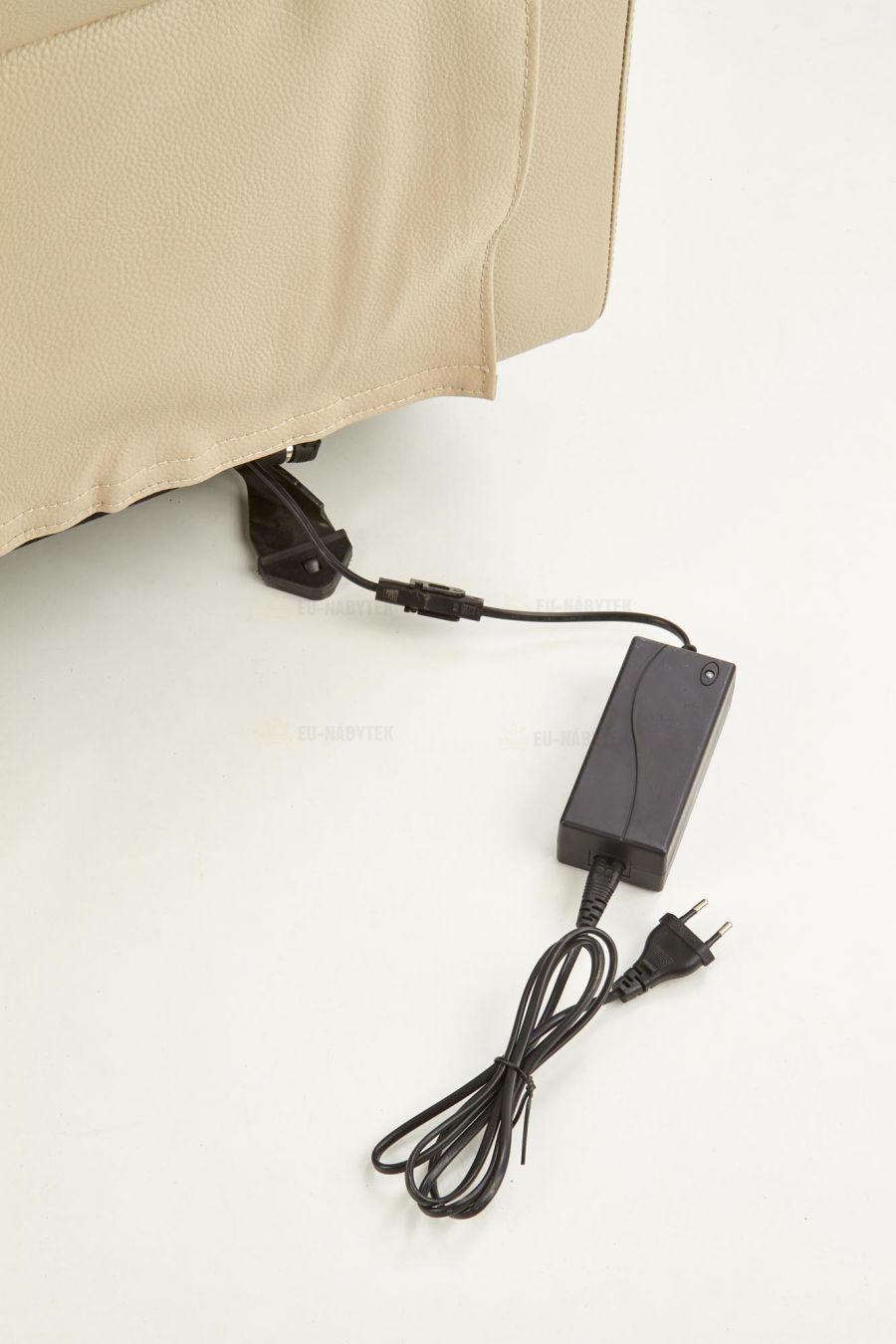 Křeslo PARADISE s elektrickým nastavením polohování krémová DOPRODEJ