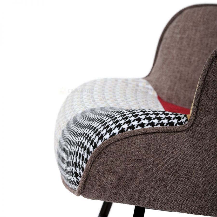 Křeslo houpací, potah patchwork látka, dřevěné nohy, masiv kaučukovník