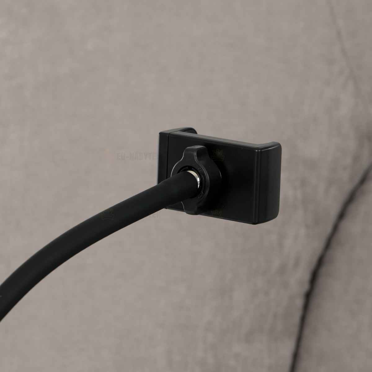 TV křeslo s elektrickým polohováním, držák telefonu, uložný box, zabudované ovládání, USB-A a USB-C, rotace do 240°, hou